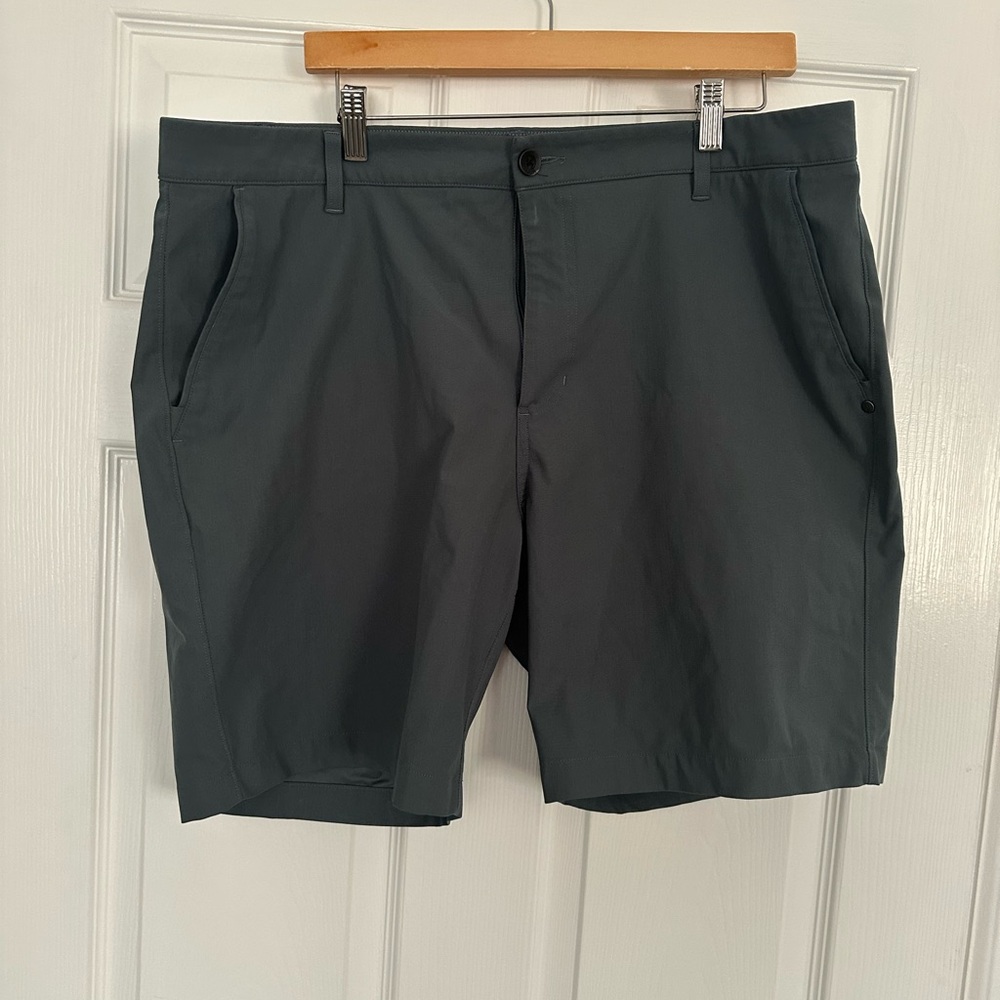 Vuori Shorts 38 Gray Flat Front Pockets Golf